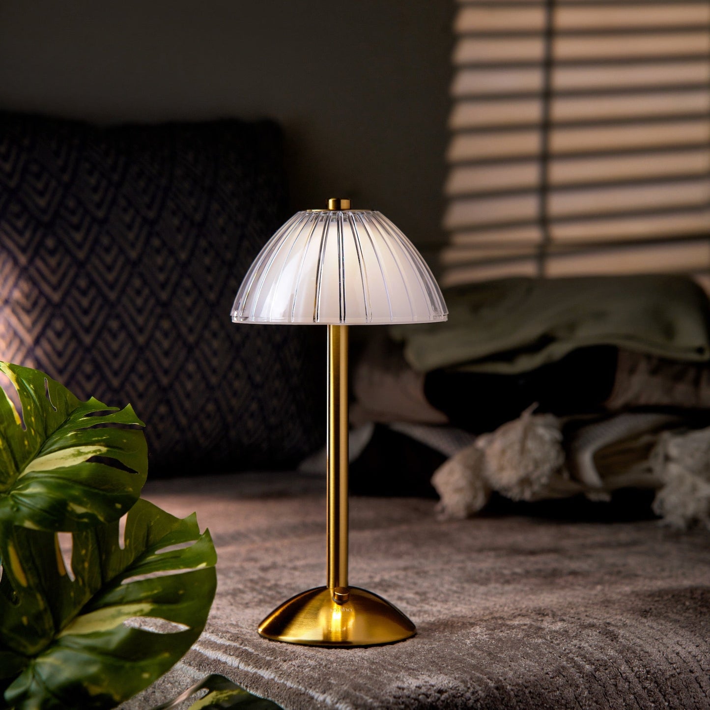 Crystal Rechargeable Table Lamp (User 530635)